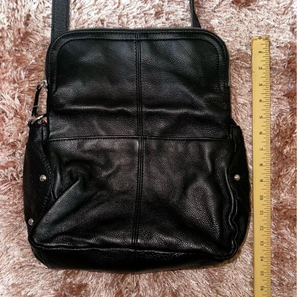B Makowsky black heavy pebble leather zip fold over crossbody bag EUC - Picture 11 of 12